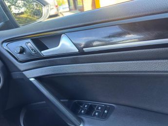 VOLKSWAGEN GOLF 2.0 TSI R