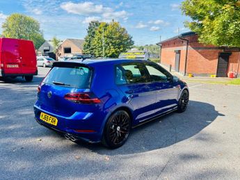 VOLKSWAGEN GOLF 2.0 TSI R