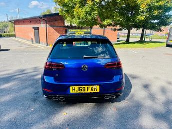VOLKSWAGEN GOLF 2.0 TSI R