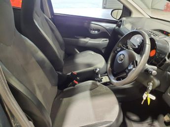 TOYOTA AYGO 1.0 VVT-i x-pression