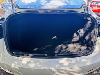 TESLA MODEL 3 (Dual Motor) Long Range