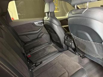 AUDI Q7 3.0 TDI V6 45 S line