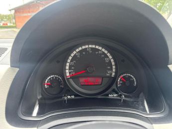 VOLKSWAGEN UP 1.0 Move up!