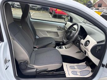 VOLKSWAGEN UP 1.0 Move up!