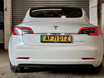 TESLA MODEL 3 (Dual Motor) Long Range Auto 4WDE 4dr