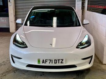TESLA MODEL 3 (Dual Motor) Long Range Auto 4WDE 4dr