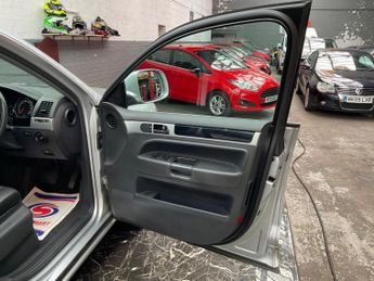 VOLKSWAGEN TOUAREG 3.0 TDI V6 DPF Altitude 5dr