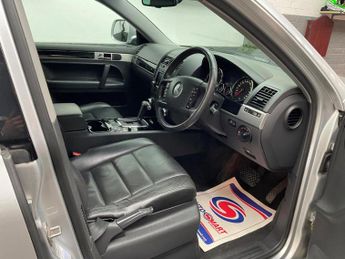 VOLKSWAGEN TOUAREG 3.0 TDI V6 DPF Altitude 5dr