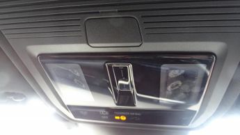 VOLKSWAGEN GOLF 1.5 eTSI MHEV R-LINE