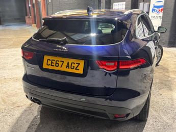 JAGUAR F-PACE 2.0 D180 Portfolio
