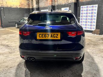 JAGUAR F-PACE 2.0 D180 Portfolio