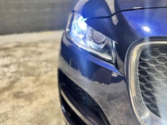 JAGUAR F-PACE 2.0 D180 Portfolio