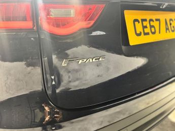 JAGUAR F-PACE 2.0 D180 Portfolio