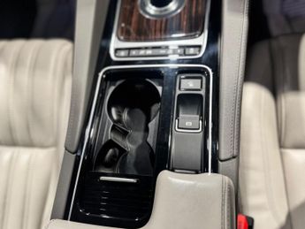 JAGUAR F-PACE 2.0 D180 Portfolio