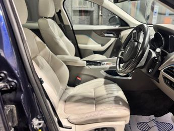 JAGUAR F-PACE 2.0 D180 Portfolio