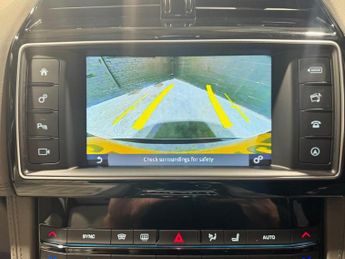 JAGUAR F-PACE 2.0 D180 Portfolio