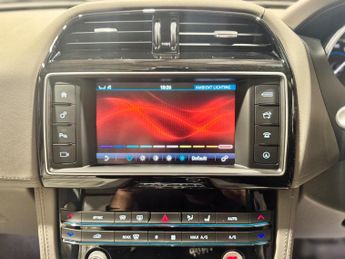 JAGUAR F-PACE 2.0 D180 Portfolio