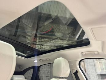 JAGUAR F-PACE 2.0 D180 Portfolio