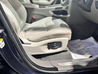 JAGUAR F-PACE 2.0 D180 Portfolio