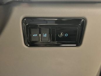 JAGUAR F-PACE 2.0 D180 Portfolio