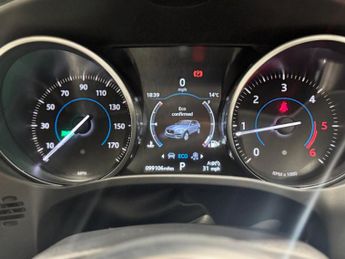 JAGUAR F-PACE 2.0 D180 Portfolio