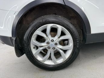 LAND ROVER DISCOVERY SPORT 2.0 TD4 HSE Auto 4WD Euro 6 (s/s) 5dr