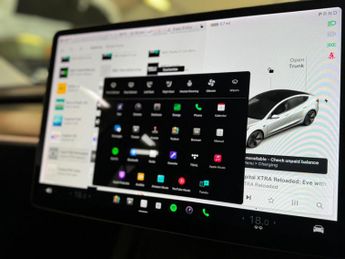 TESLA MODEL 3 (Dual Motor) Long Range Auto 4WDE 4dr