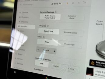 TESLA MODEL 3 (Dual Motor) Long Range Auto 4WDE 4dr