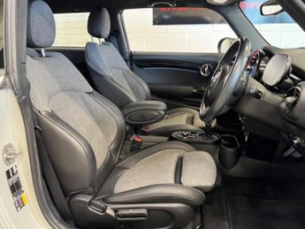 MINI ELECTRIC Cooper SE 32.6kWh Level 2 Auto 3dr