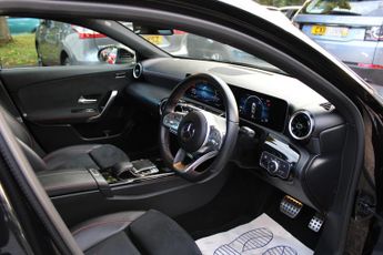 MERCEDES-BENZ A CLASS 1.5 A180d AMG Line