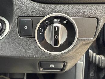 MERCEDES-BENZ GLA 2.1 GLA220d AMG Line (Premium Plus) 7G-DCT 4MATIC Euro 6 (s/s) 5