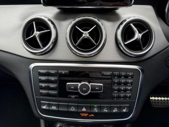 MERCEDES-BENZ GLA 2.1 GLA220d AMG Line (Premium Plus) 7G-DCT 4MATIC Euro 6 (s/s) 5