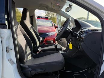 VOLKSWAGEN UP 1.0 Look up! Euro 6 5dr