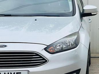 FORD FOCUS 1.6 Titanium Powershift Euro 6 5dr