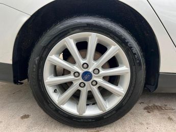 FORD FOCUS 1.6 Titanium Powershift Euro 6 5dr