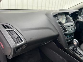 FORD FOCUS 1.6 Titanium Powershift Euro 6 5dr