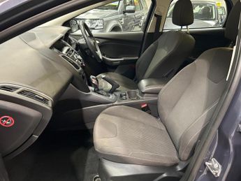 FORD FOCUS 1.6 Titanium