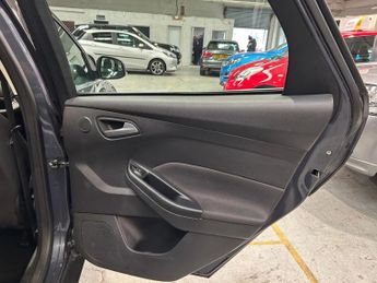 FORD FOCUS 1.6 Titanium