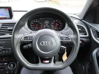 AUDI Q3 2.0 TFSI Black Edition S Tronic quattro Euro 6 (s/s) 5dr