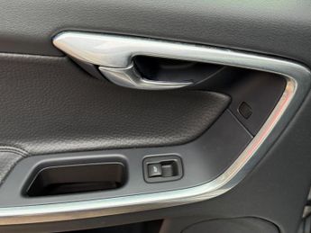 VOLVO S60 2.4 D5 SE Lux Geartronic Euro 5 4dr