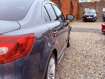 SUZUKI KIZASHI 2.4 16V Sport