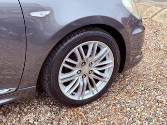 SUZUKI KIZASHI 2.4 16V Sport