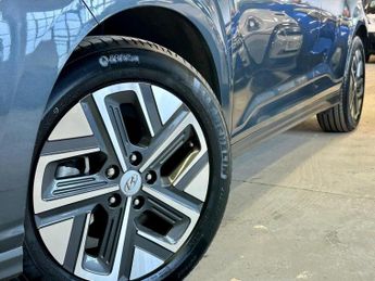 HYUNDAI KONA 64kWh Premium Auto 5dr (10.5kW Charger)