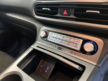 HYUNDAI KONA 64kWh Premium Auto 5dr (10.5kW Charger)