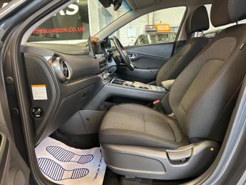 HYUNDAI KONA 64kWh Premium Auto 5dr (10.5kW Charger)