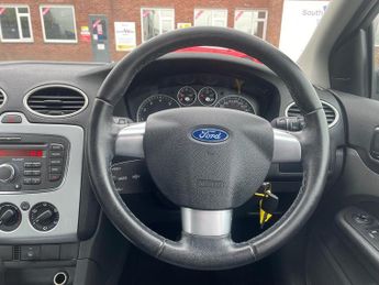 FORD FOCUS 1.6 Style