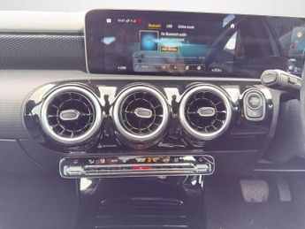 MERCEDES-BENZ A CLASS 1.5 A180d Sport