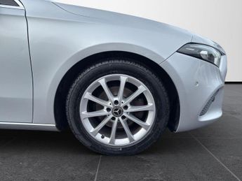 MERCEDES-BENZ A CLASS 1.5 A180d Sport
