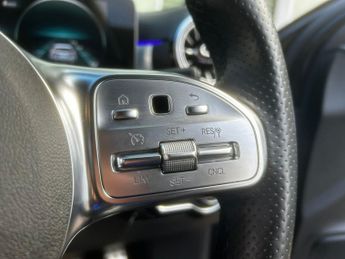 MERCEDES-BENZ A CLASS 1.3 A200 AMG Line Edition