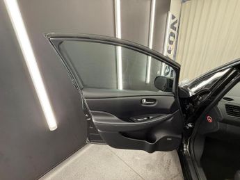 NISSAN LEAF 24kWh Tekna Auto 5dr